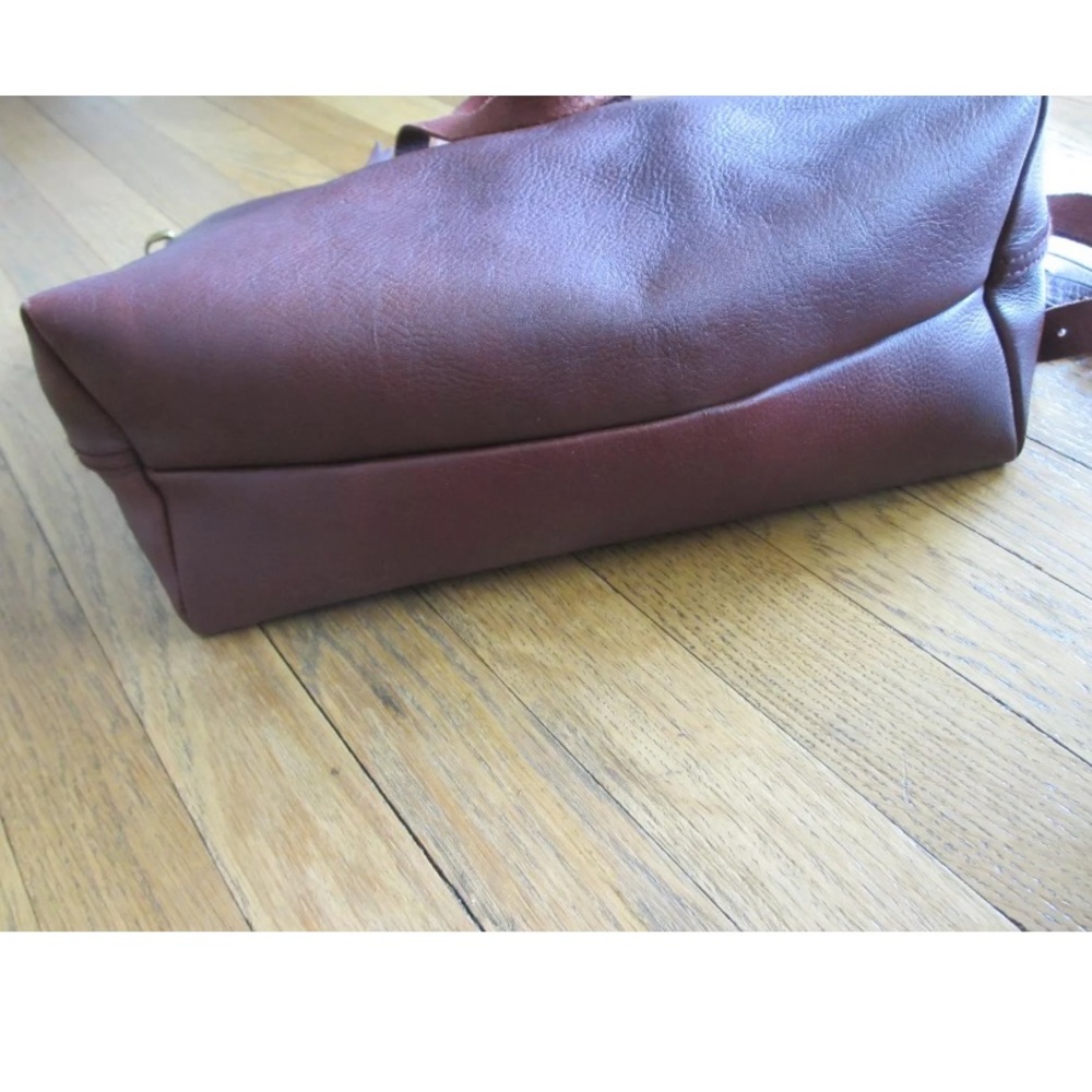 Women's Leather Tote Bag in Burgundy - Picture 5 of 8